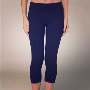 Lululemon Athletica wunder under crops