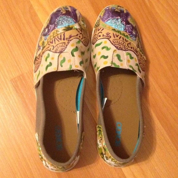 customized elephant toms