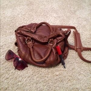 Crossbody duffel purse with extra pockets!