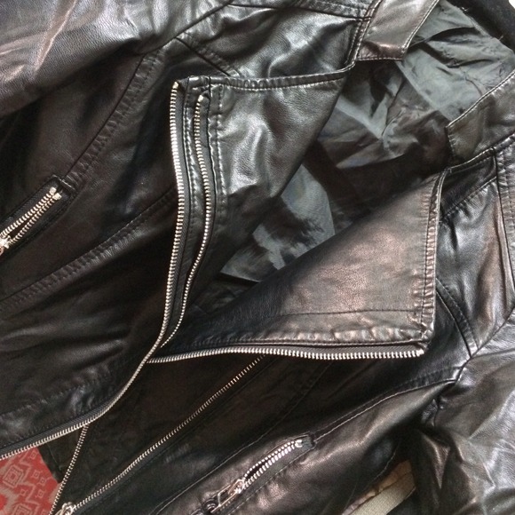 Black vegan leather jacket - Picture 2 of 4