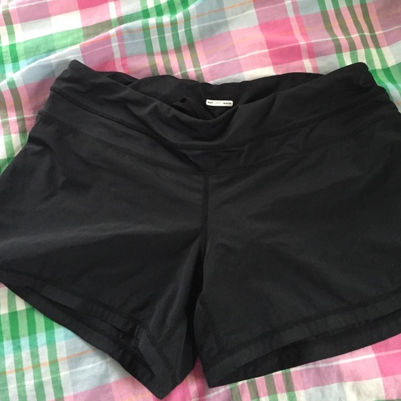 ❌❌❌❌❌Lulu lemon black shorts❌❌❌❌SOLD LOCALLY - Picture 1 of 4