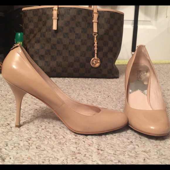 Nude Michael Kors sz 10 heels