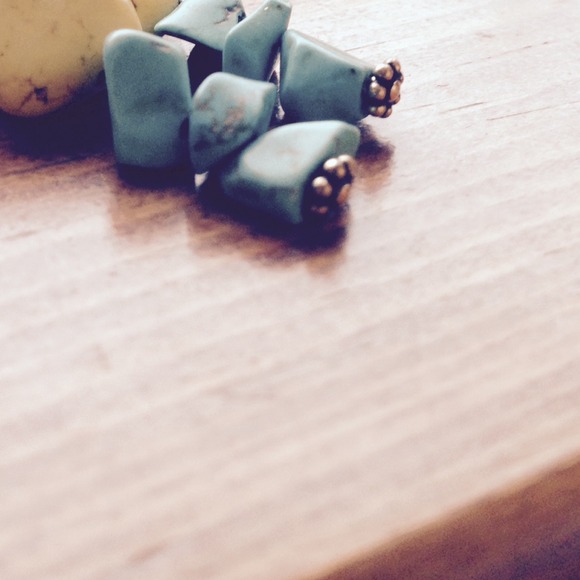 Hand beaded stone earrings. - Picture 3 of 3