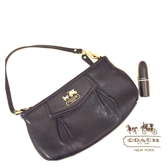 💥SOLD💥 Coach wristlet authentic - Picture 1 of 3