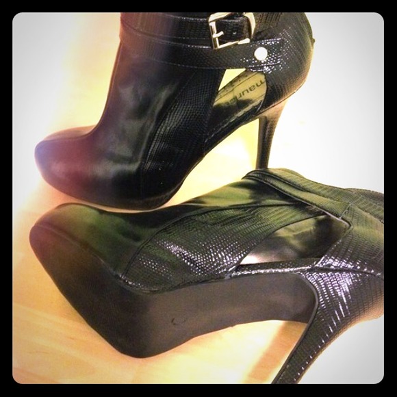 Sexy black heels!!