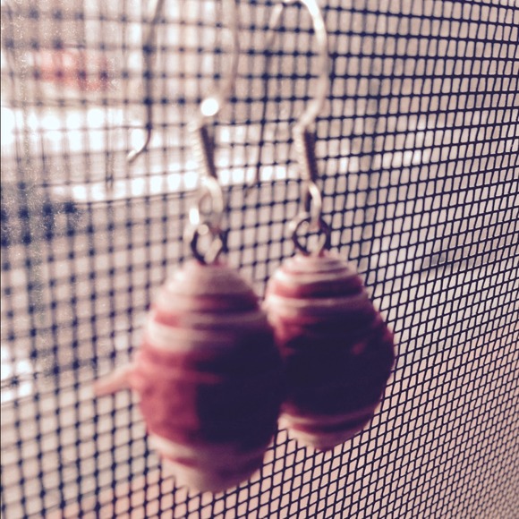 Rolled paper earrings. - Picture 2 of 2