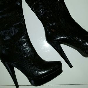 Size 7 black knee high boots