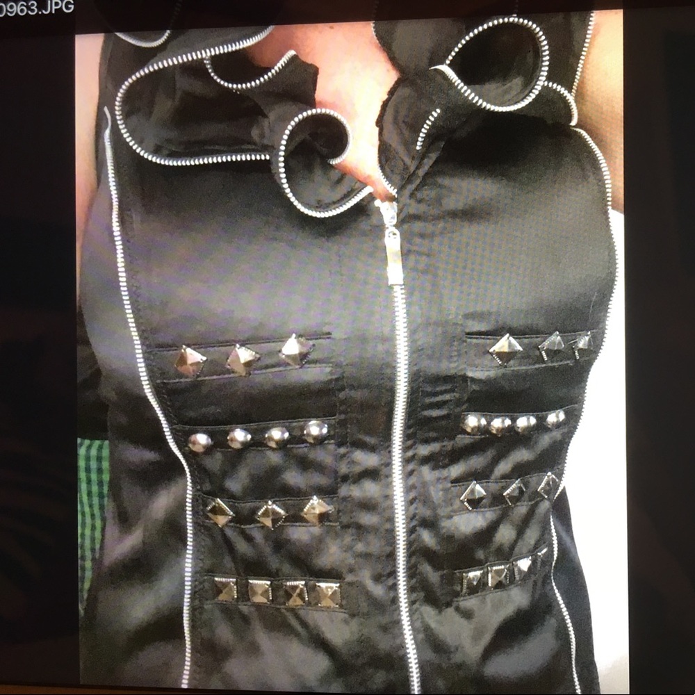 Vest - Picture 2 of 3