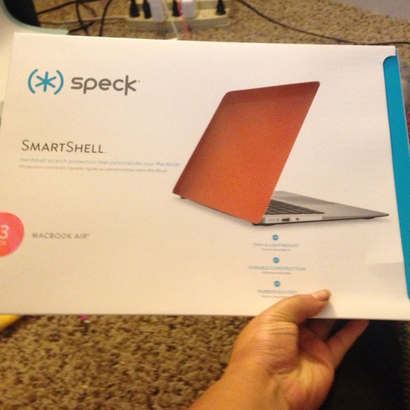 Brand new macbook with original everything. - Picture 2 of 2