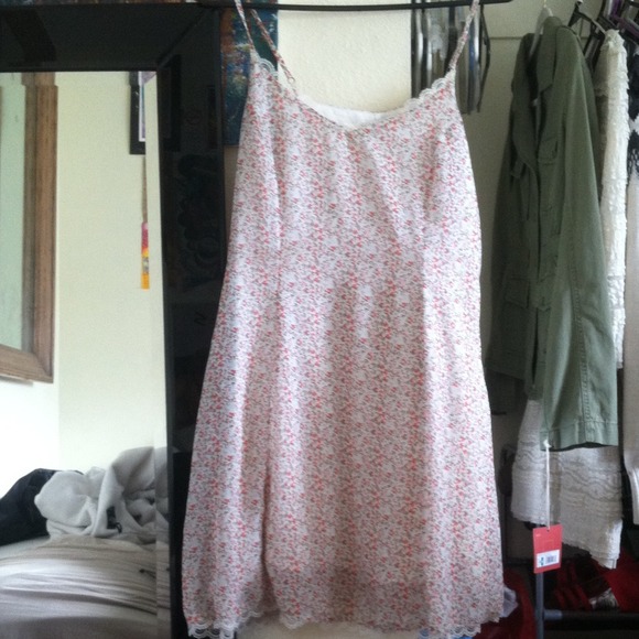 Urban Outfitters. Flower print dress.