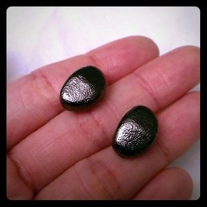 Earrings new without tag. Never been worn
