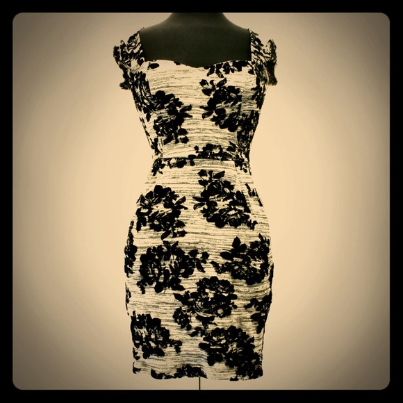 Flower patter gray dress