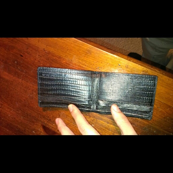 Saks fifth men's wallet - Picture 3 of 3