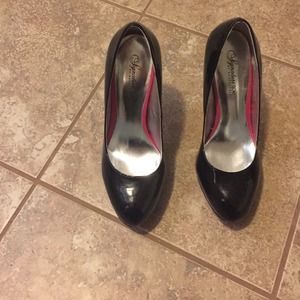 Black heels W/pink soles!