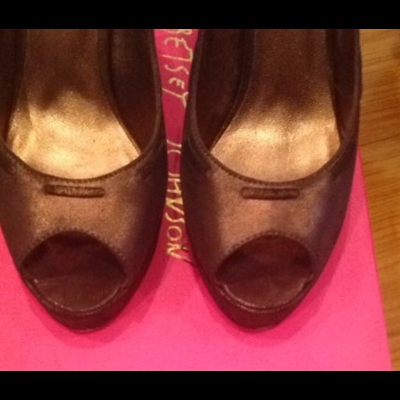 Shoes - Picture 4 of 4