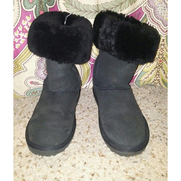 Bearpaw Emma Short Size 7 worn twice