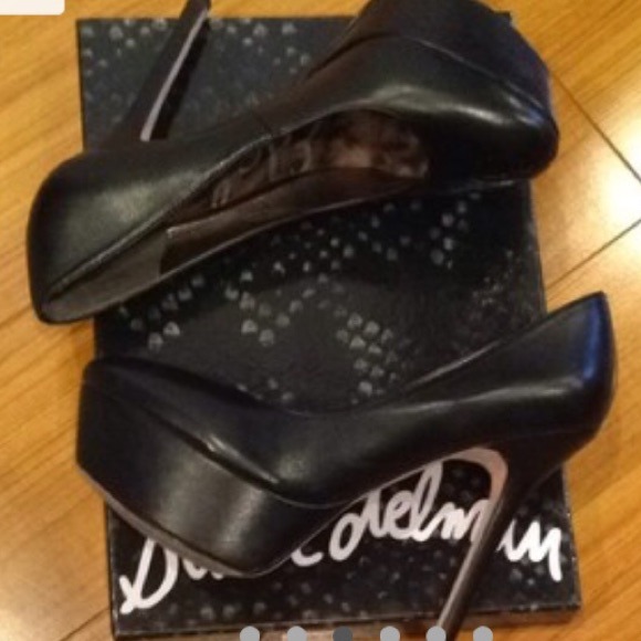 Shoes - Picture 3 of 4