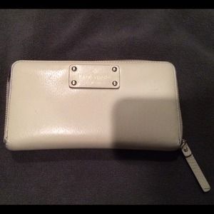 Kate Spade ivory/beige zip wallet