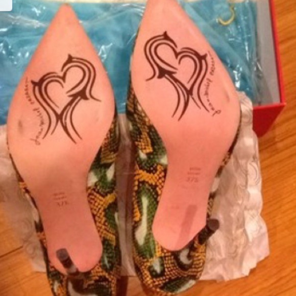 Shoes - Picture 4 of 4