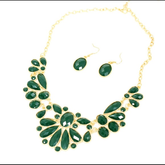 Royal Green Necklace Set With Earrings