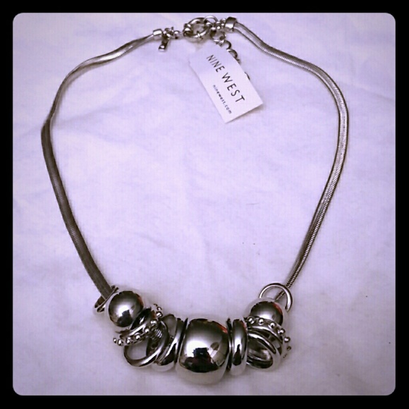 Necklace never been worn