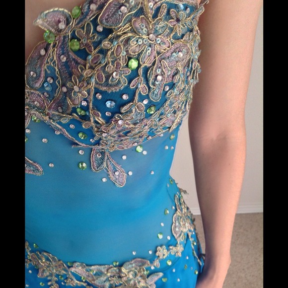 Prom dress designed by Arquelio Rivera - Picture 2 of 4