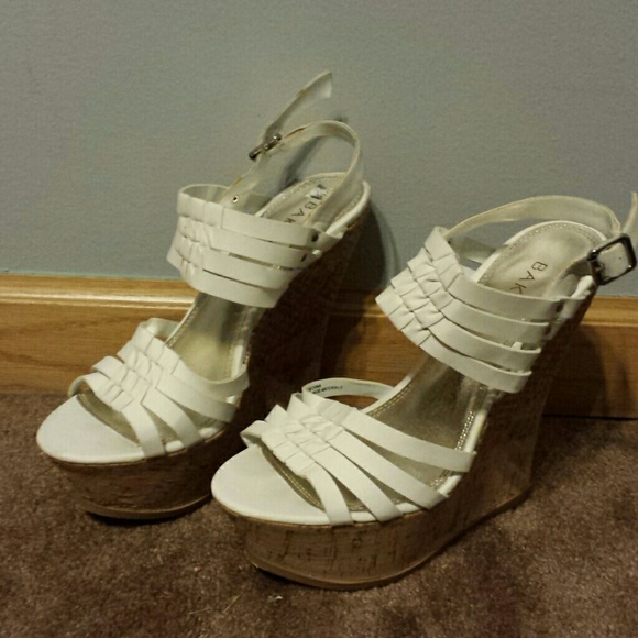 PERFECT FOR SUMMER!! White Wedges!! - Picture 1 of 4