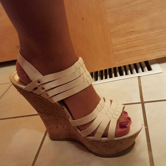 PERFECT FOR SUMMER!! White Wedges!! - Picture 4 of 4