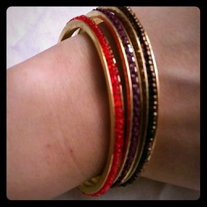 New, never been worn no tag bangles