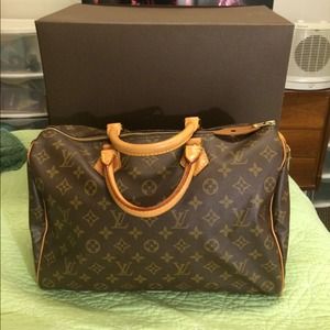 🚫SOLD on Tradesy🚫💯Authentic LV Speedy 35