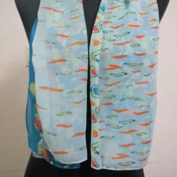 Multicolor scarf. - Picture 2 of 2