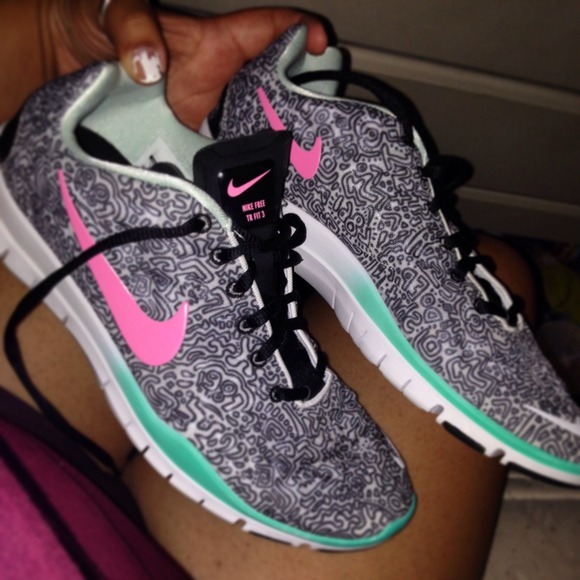 NIKE FREE RUNS FREE FIT 2's Size 10