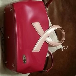 Beijo breast cancer handbag