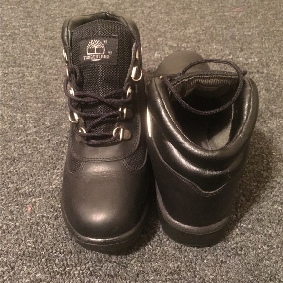 Black Timberland hiker boots size 5.5 boys