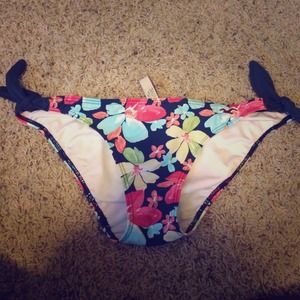 NWOT Hawaiian print hollister bikini bottom