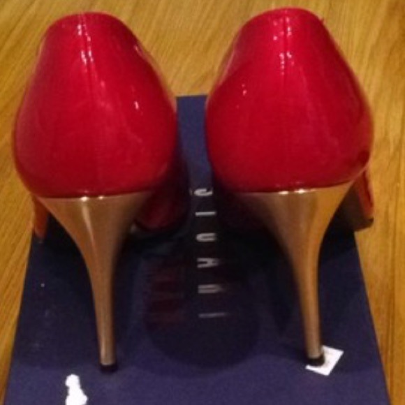 Shoes - Picture 2 of 4