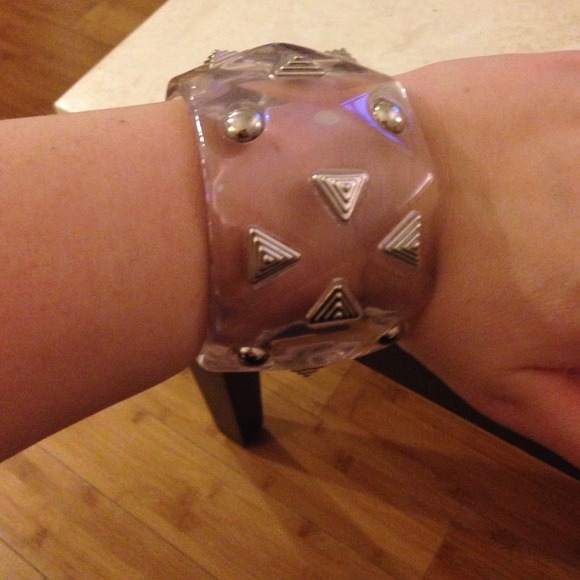 Plastic braclet
