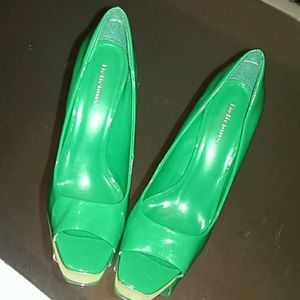 Green pumps