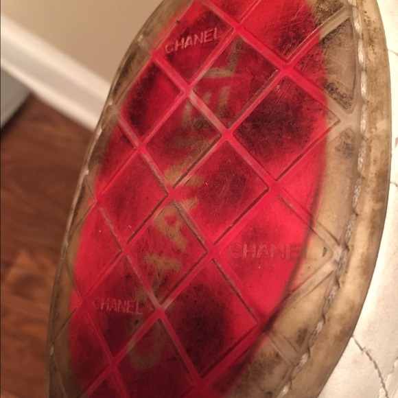 🎊Authentic White Cambon Chanel..White on White🎊 - Picture 4 of 4