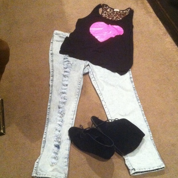 Size 21/22 ripped jeans.