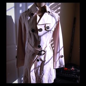 Green Envy Off White Trenchcoat