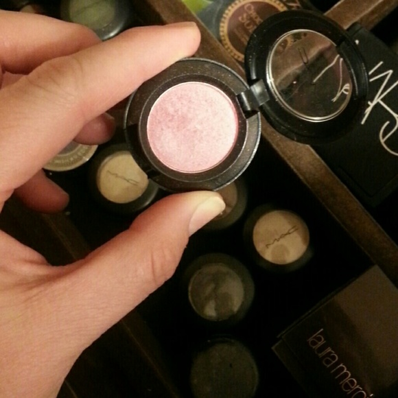 MAC NWOB "da bling" eyeshadow, fabulous color
