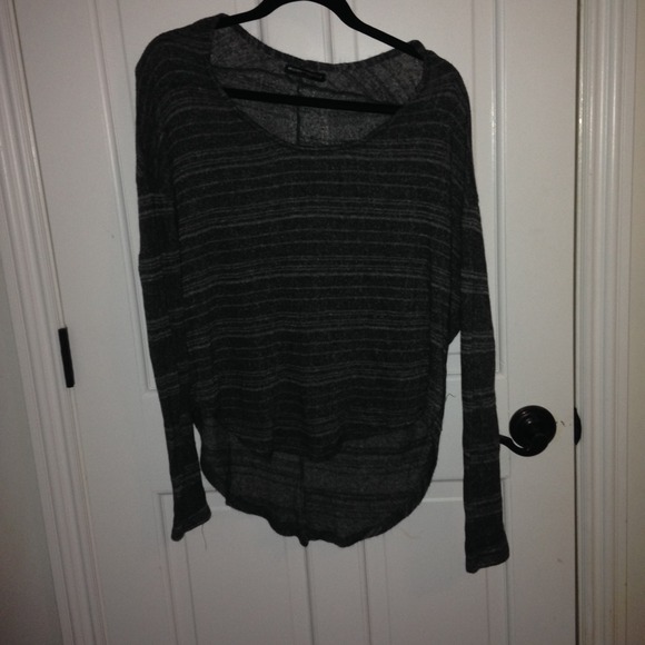 Brandy Melville Long sleeved top