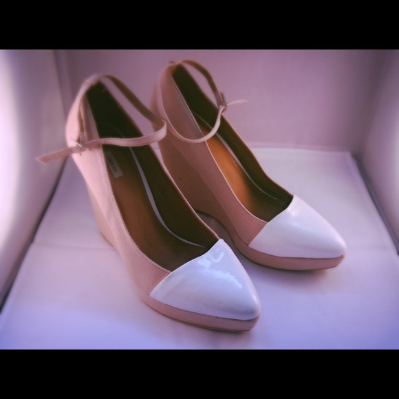 Kimchi Blue Blush and White Wedges