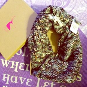 NWT Rachel Roy Black Confetti Infiniti Scarf