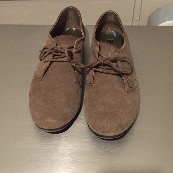 Suede Taupe oxfords