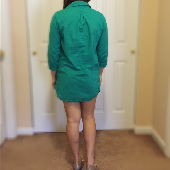 Green top - Picture 2 of 2