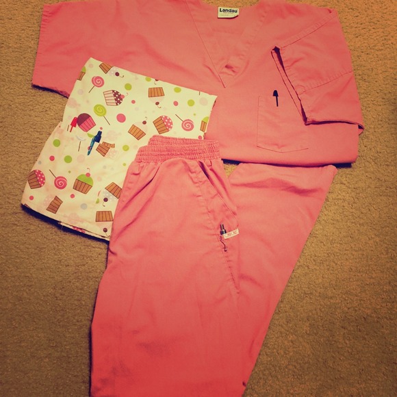 Large scrub set