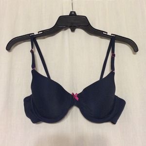 36B maidenform bra