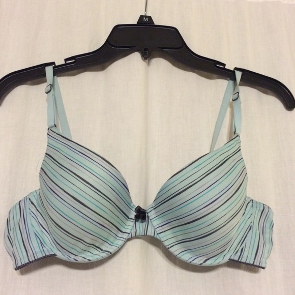 36B maidenform bra